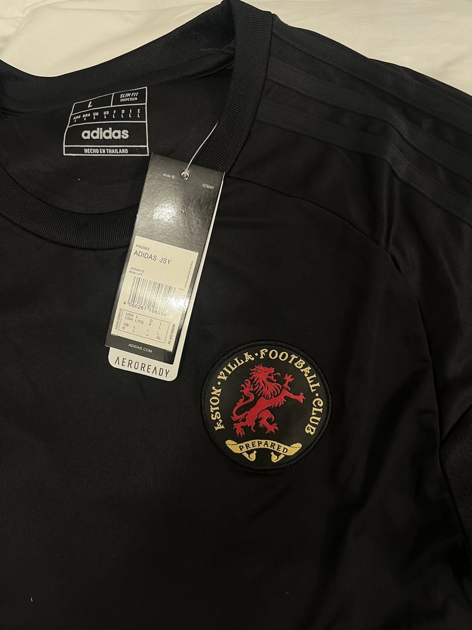 وينهم عشاق البريميرليغ واستون فيلا جبتلكم قطعة مامتواجدة بالعراق كله 😂اديداس تايلندي اصلي  قياس لارج خامة مثل ماواضحة بالصورة  للحجز مراسلتنا خاص


**إذا كنت صاحب هذا الإعلان وتريد حذفه لأي سبب، رجاءا أرسل رسالة إلى الدعم الفني**