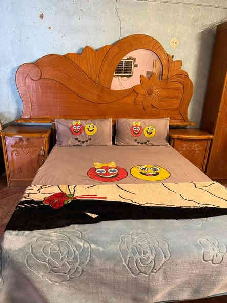 السلام عليكم غرفه صاج للبيع +كنتور ابو الخمسه صاج مسيحي العنوان بغداد شهداء العبيدي رقم الهاتف ***********
