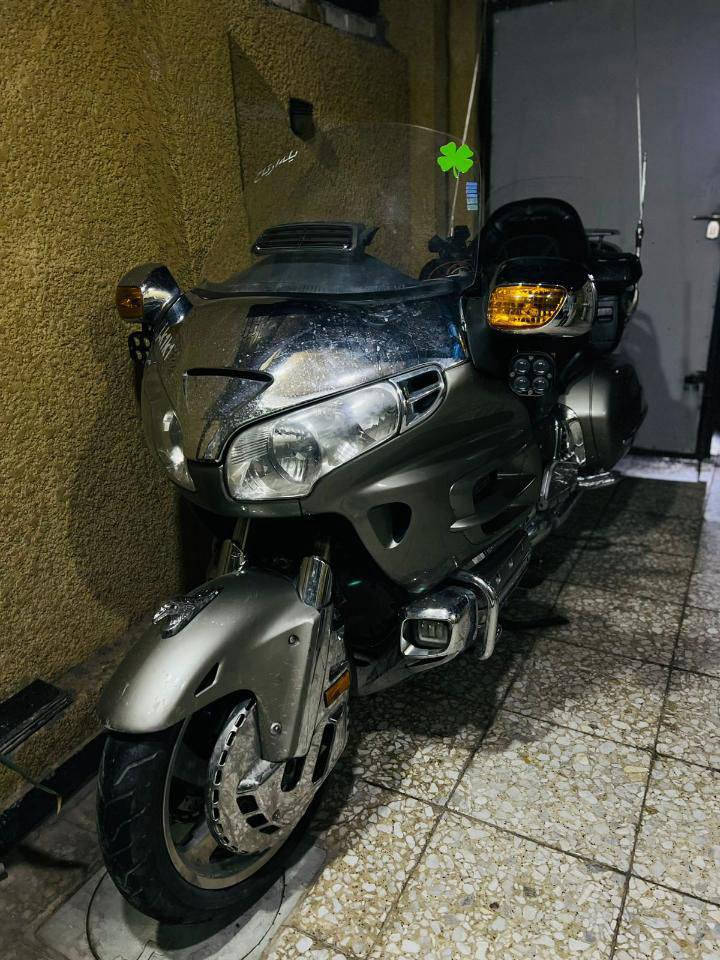 السلام عليكم لبيع كولدن 1800مديل 2004دراجه جديده تايرات مكاني حي اور
عارضه ب39وبيه مجال ***********
