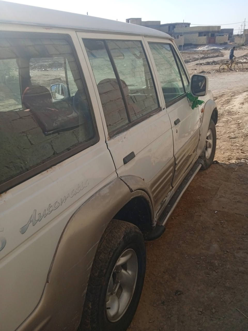 السلام عليكم اخوان سياره للبيع جالوفر ميتسوبيشن جالوفر موديل 98 مكينه بلاديه ماكينتهاه سياره بلاديه مكان بابل قاسم هذا رقم تليفوني راح اخليه والشرايبي خير يتدلل سعرها ب 30 وبيها مجال ***********
