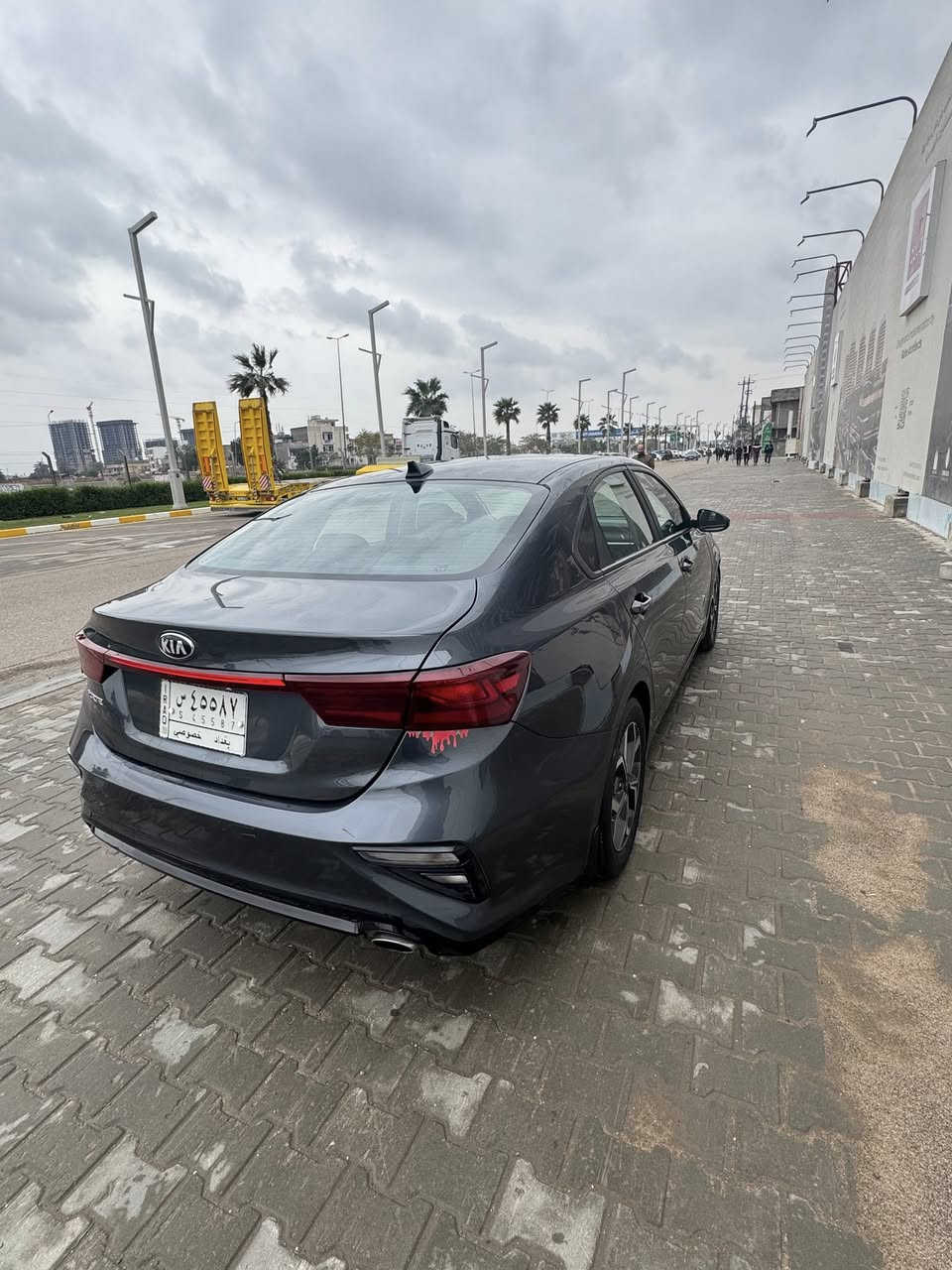 السلام عليكم للبيع كيا فورتي موديل  ٢١ وارد امريكي حادثه بس بنيد مبدل ودعاميه  الباقي مكفول وصار بيه بالعراق جاملغ الامامي بارد وماسويته كلشي موضح بالصور والبك لايت الخلفي مكسور كسر صغير مواصفات الفورتي المعروفه ماشيه ٨٧ميل كير مكينه صدر مكفولات تخم تاير جديد كل نقص مابيه عله ايدي رقم بغداد بسمي تحويل ثاني يوم مكاني بغداد الغزاليه السعر 132 وبيه مجال للستفسار ***********
