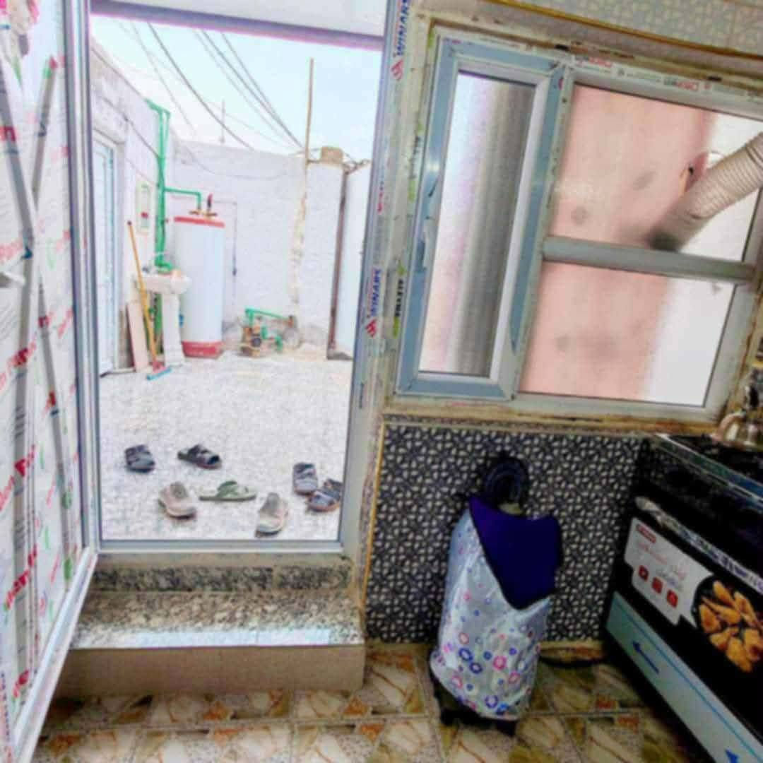يا الله مكتب الكندي للعقارات يقدم 
بيت  بدايه شارع المطار القديم ثاني بيت عن شارع يم مخبز المختار الثقفي مساحه 100متر جاهز كهرباء مي مولد  سعره 26مليونوبي مجال مستعجلين على البيع مكان حلو ومرتب وبيت نضيف 
***********
