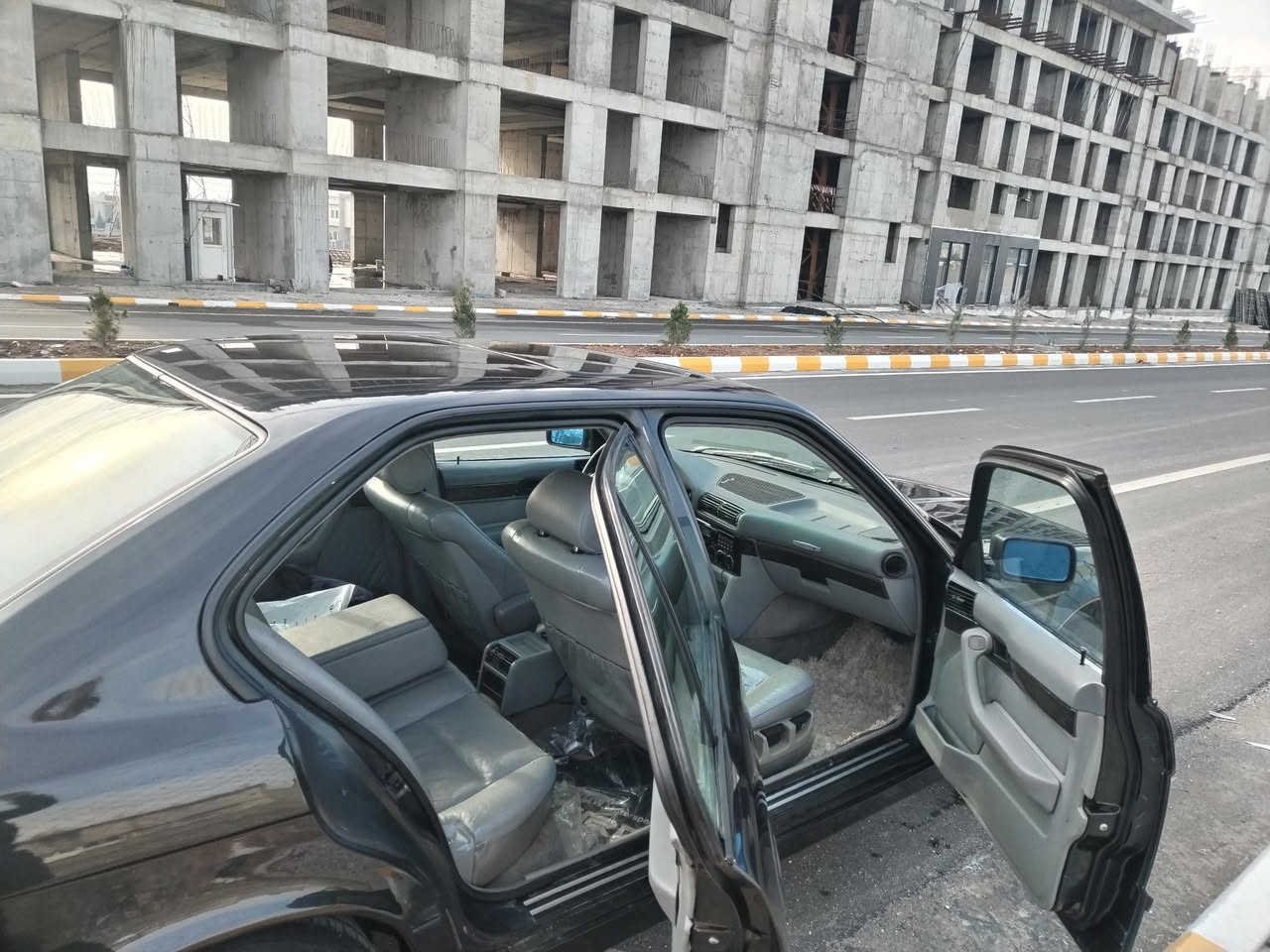 السلام عليكم
Bmw
 
1993..525iA

موديل  1993

جديد جديد
كله بلاد  دواخل  كير محرك  كهربايات
سياره بيها مواصفات جيد
سياره  السنة 2010 يمي يعني 16 سنه
سياره مابي اي نقص  جديد جديد
مكان سليمانيه
رقم ***********
وتساب ***********
