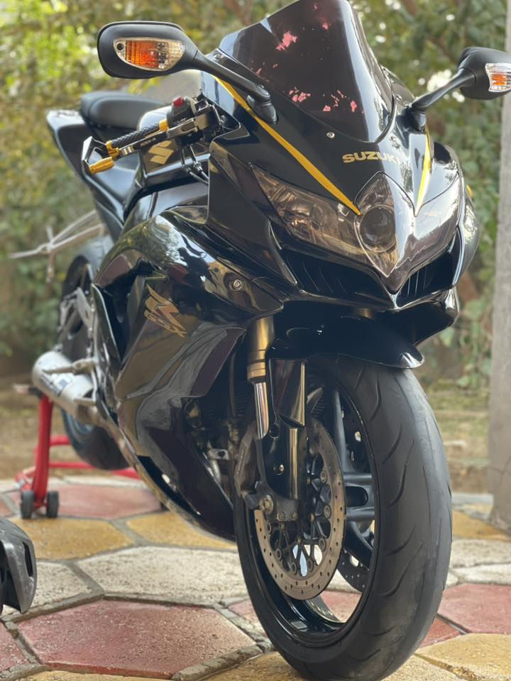 سلام عليكم جكسر محرك 600 دراجة اني مستوردهة من اليابان رايدهة ب42 مكاني ديوانية ***********
