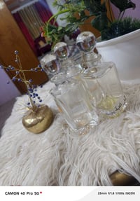 موجود عندي شيش مال عطور تقريب 25 وحده للبيع واللي يحب يتواصل وياي هذا ...