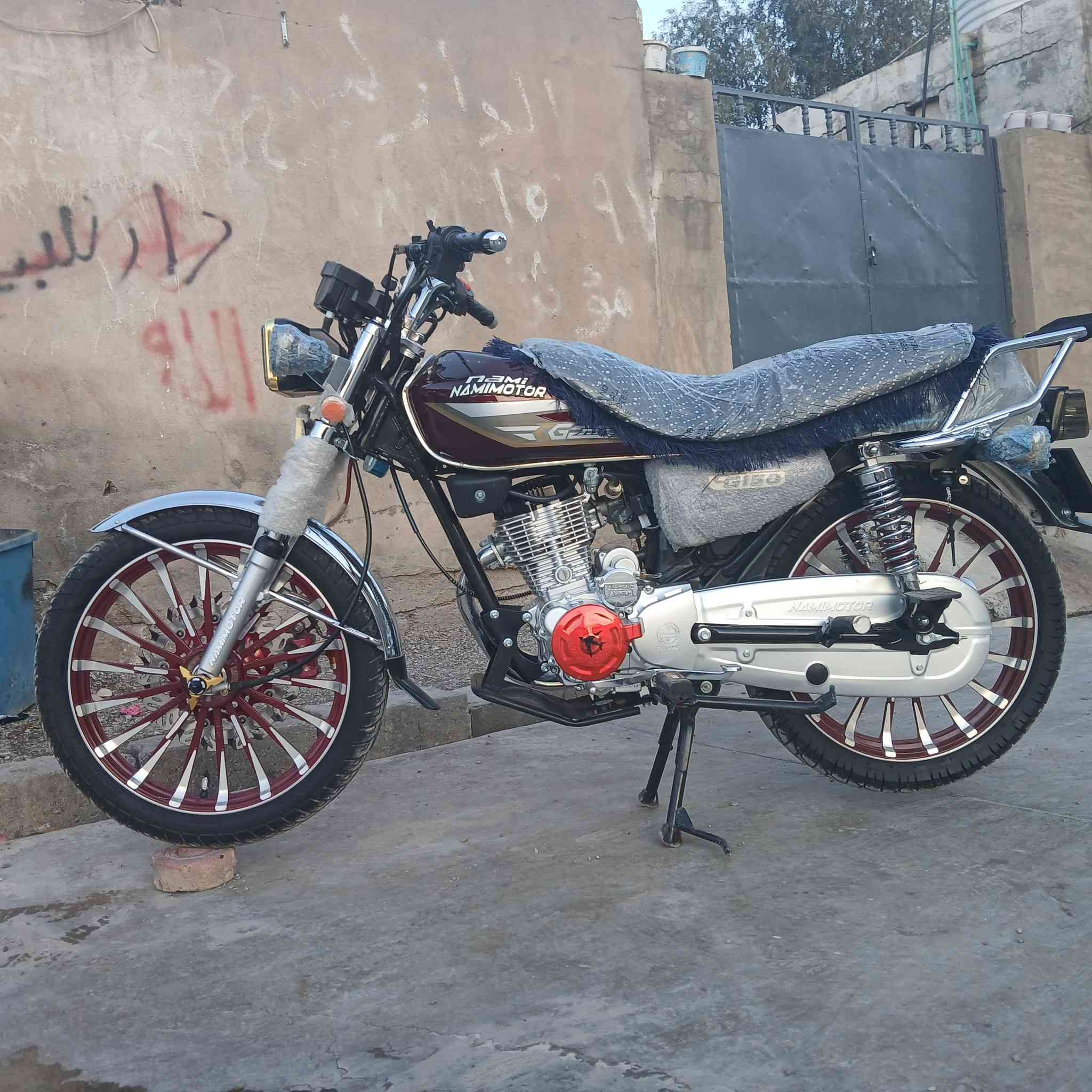 سلام عليكوم دراجه لبيع موديل 25 خمسه كير محرك 150 دراجه اخو صفر صانوصه ايس 400 جديد سعر خاص رقم  ***********
