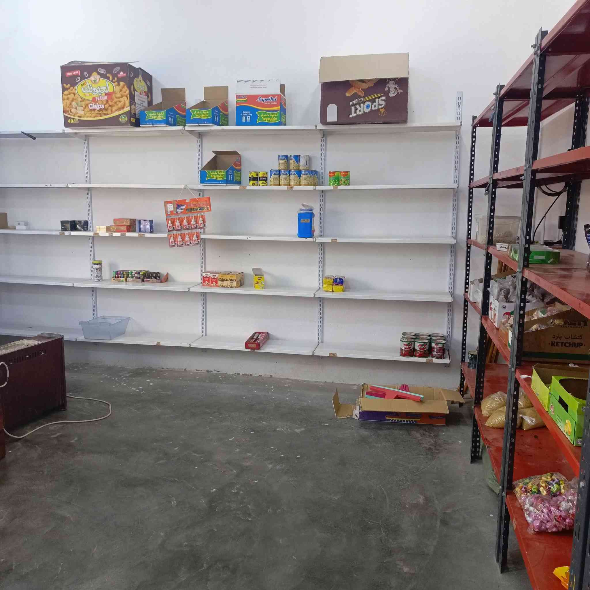 السلام عليكم
للبيع رفوف محل + براد نضيفات 
الاتصال ‏‪***********‬‏
