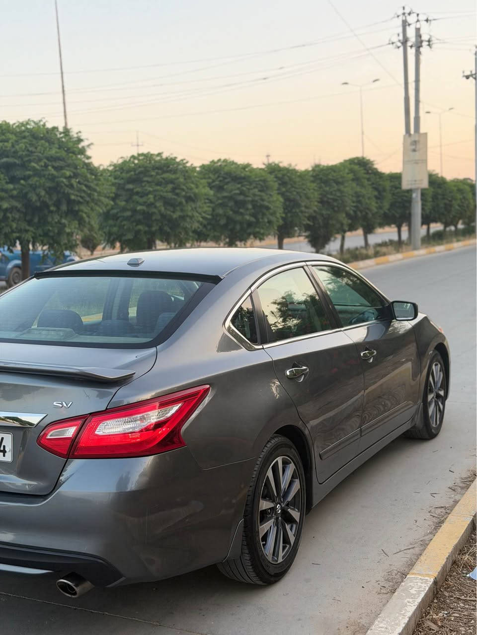 ئاڵتیما ۲٠۱۷ SV
گێرو مەکینە بەشەرت 
مواسەفات Svرادار پشت و پێش و ئاوێنە 
پێش کەپس یەک چەمەلاغی دواوە بۆیاغا بێنو بێ ئێرباگ 
تایەو ویلی نوێی لەژێرە 
توندو تۆڵە 
یەک گڵۆپی ناو دەژبوول پێنییە 
بەوابەو بەردی گزۆز بەشەرت 
سەنەو تا ۲٠۳٠ نوێیە 
۱۲۲ گەڵاو مەجالێکی کەم
ڕانییە
*********** 
*********** رانية, السليمانية
