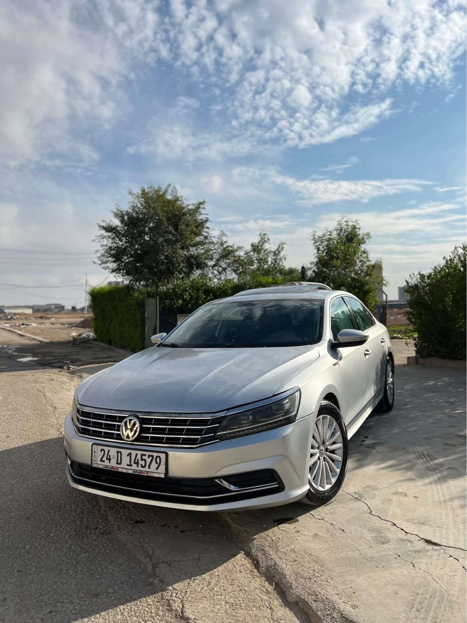 سلام عليكم 
باسات 2017 فول مواصفات se مكينة 1.8 توربو المرغوب 🔥
موصفات سلايت بصمة كشنات جلد كشنات هبتر كشن كهربائي وبعد هوايه مواصفات 
سيارة مكينة 18 توربو المرغوب 
السيارة داخلة كلين للعراق  هنا بل عراق صاير بيها حادث بونيد وباب بدون دواخل بدون ايرباك وبيها تعديلات بارد بدون دواخل بشرط
كير ومحرك بشرط 

سعر السيارة  (140) ورقة وبيها مجال للشراي 

تواصل خاص او واتساب.   ***********
*********** أربيل, العراق
