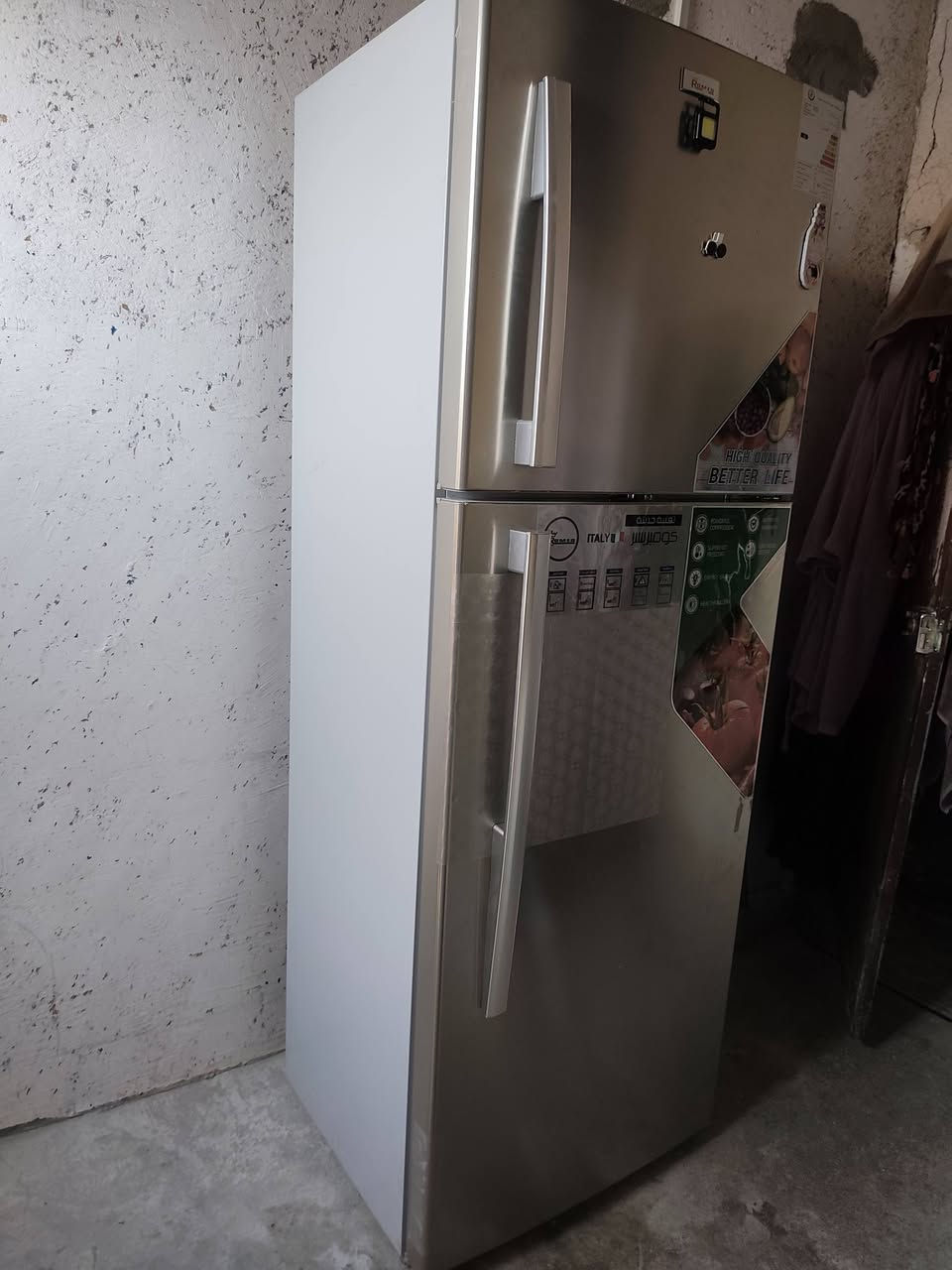 ثلاجه روميو جديده السعر ٦٠٠ و سبلت توسوت طن و نص سعر ٢٥٠ مكاني بصره زبير ***********
