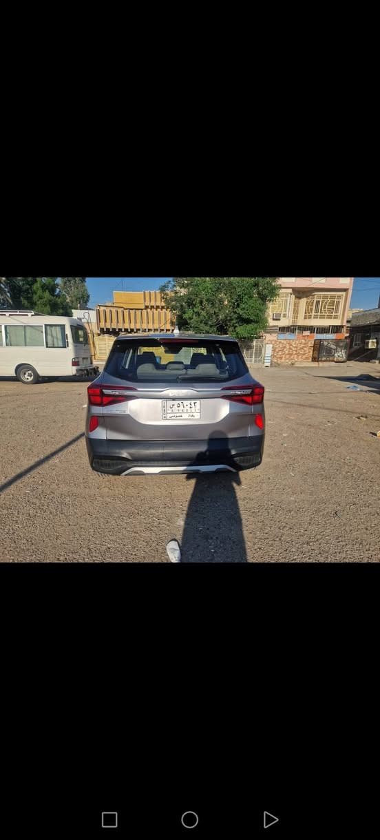 كيا سليتوس موديل 22وارد امريكي حادثها بنيد وجاملغ السعر 148 والباقي كله مكفول السياره جديده معنه الكلمه *********** بغداد مكان السياره
