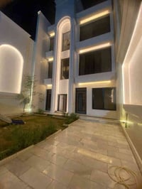 للبيع  دار جديد في اليرموك محلة 612   المساحة 268 متر مربع   الواجهة 9...