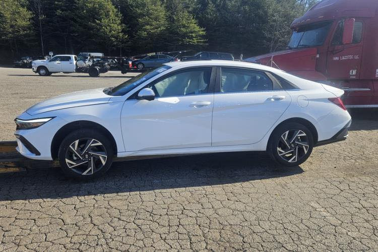 النترا لمتد 2024 فول توصل عمان بعد 8 ايام 2025/1/21
4 كامرات
فتحة 
كشن  جلد 
لد داخلي 
تدفئة تبريد كشنات 
موصفات لمتد معرفة 
الحادث واضح 

🔴من رخصة الادمن ماكو سعر لان بس اليعرف قيمته راح يخابر. 🔴

***********
