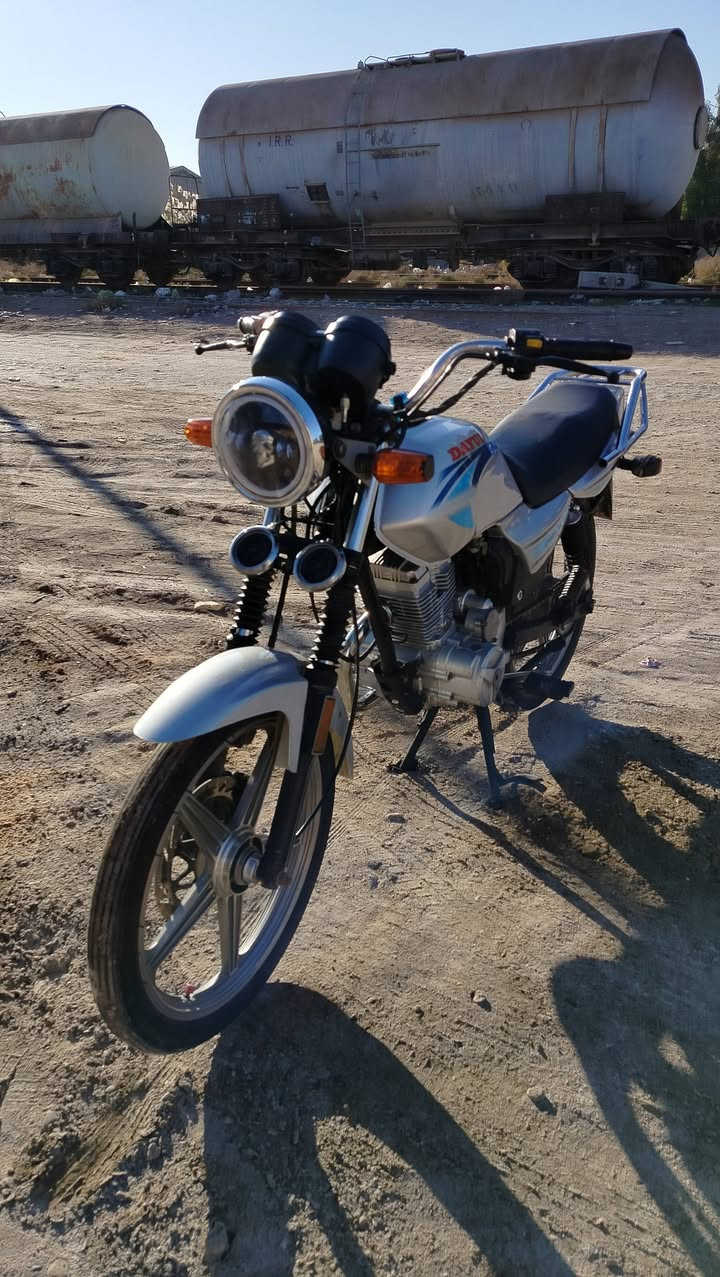 للبيع دراجه دايون موديل 19 دراجه مكفوله ما بيها اي نقص كهربائيات كلها شغاله نقره سلف جديده نظيفه مال جنيال اوراق اصولي سعر 750 وبيها مجال للطيبين لاستفسار اتصال على رقم صاحب الدراجه او التواصل عبر الواتساب/***********/
