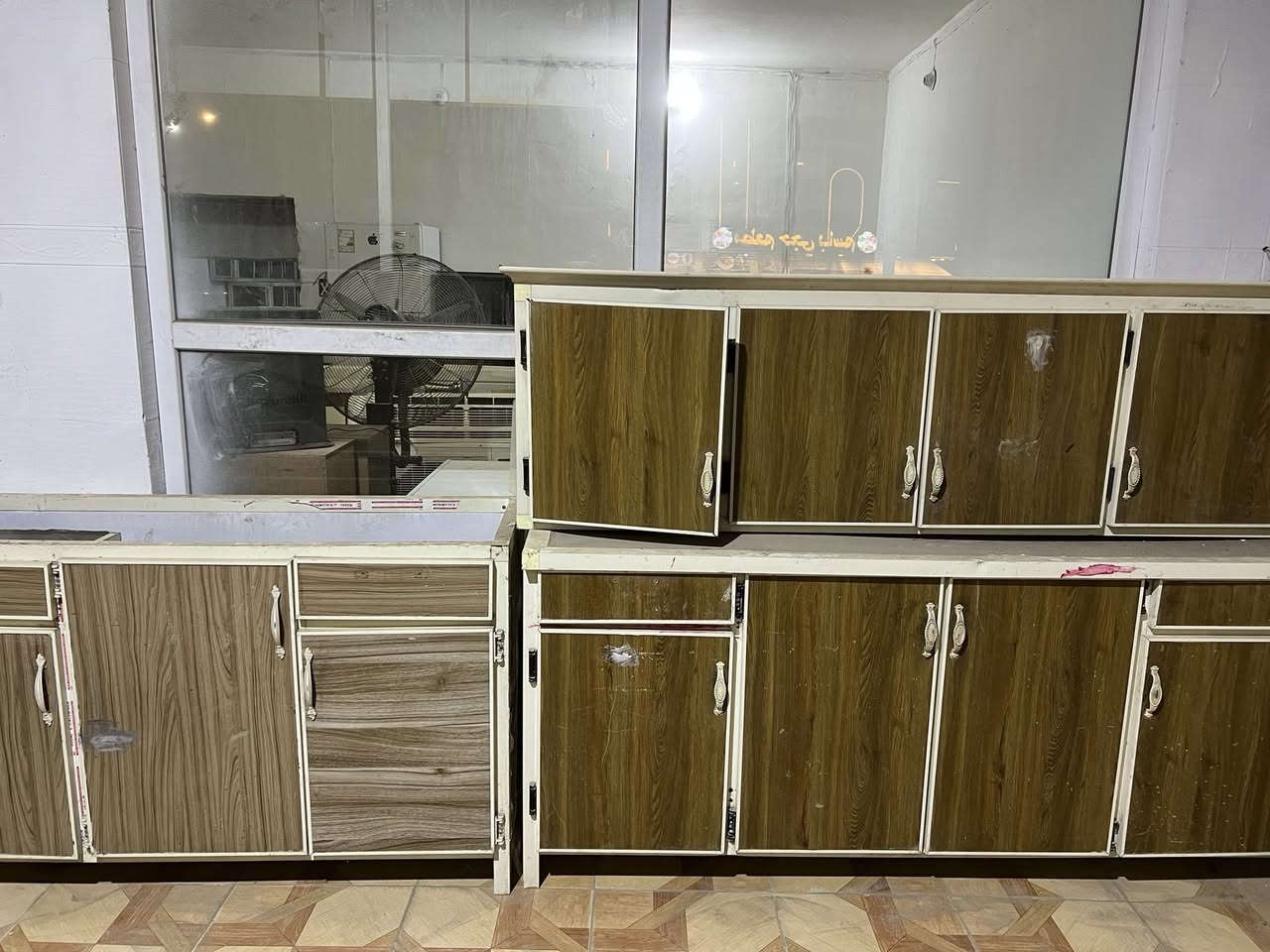 كاونترات مستخدمه للبيع قياس مترين مع سنك كامل العنوان التأميم مقابل مطعم حجي باسم الاستفسار ***********
