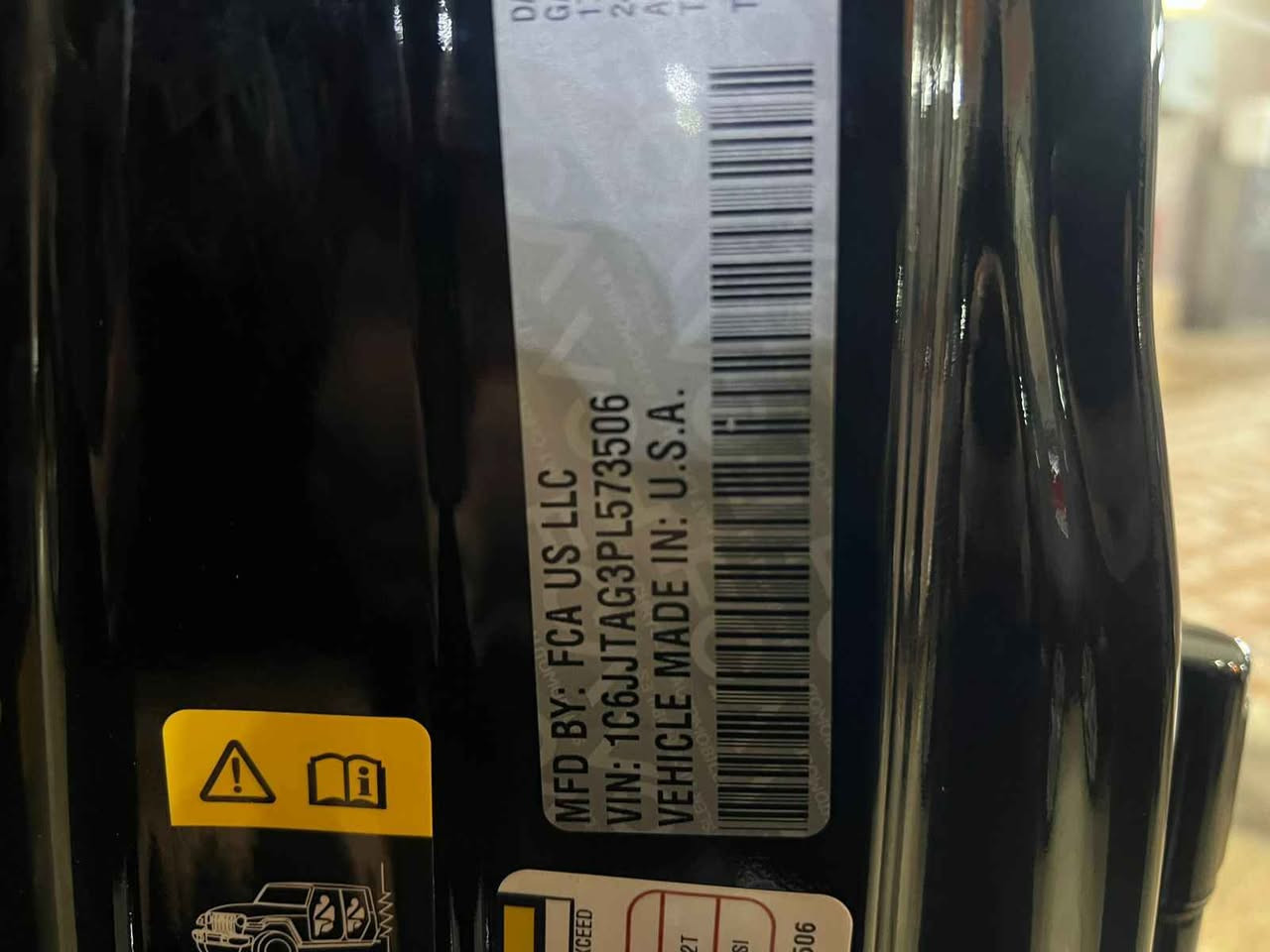 جيب گلاديتور موديل 2023  کلین
بي بوياغ بي پارجة كرانةوة ارباگ نةتةقيوة✔
٣٣ هةزار مايل رويشتووة ➯
مواصفات سبورت دةبل اكسل 4×4
بةصمة شةغال كوشن هيتةر سوكان هيتةر
لايت عةدةسةو زينون و رادار ➡
سةيارةكة هيجي نيية حسابي كليني بوبكة
ژمارةكاتي ٣ مانگي لةكةلة كاتي نةشكاوة
نمونةية لةجواني وخاوێنی💯
گێڕومەکینەوکارەبایی بەشەرتە ✔
*********** واتساپ
شوێن ڕانیە رانية, السليمانية
