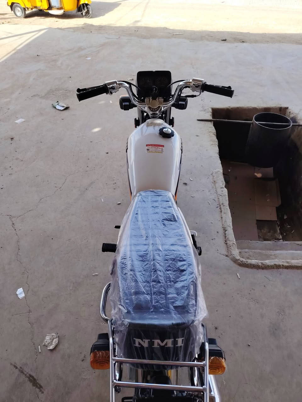 سلام عليكم دراجه للبيع الشاصي مديل 2014ولتعمير مديل 2026 أوراق بجيس مالاته التعمير كله شلامجه اصلي برغي تجاري مابيه وبعده بدهن الشركه مامسحوكه هاذ رقمي ***********
