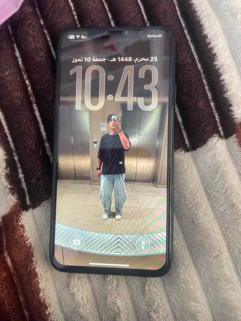 السلام عليكم
11 برو ماكس نضيف بشكل مو طبيعي
256 
بطارية 75
مبدل شاشة فقط شاشه اصليه فيس ايدي شغال
300 مجال بسيط 
مكاني بغداد الدورة
***********
