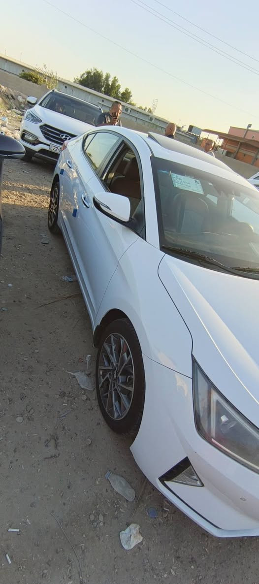 السلام عليكم النترا 2020 خليجي فول واحد على واحد ميحتاج اذكر مواصفاته بيه رصعتين وبارد بالباب الخلفي حگ شبر او اقل كير محرك تبريد مكفول اخوان صوره منشوره وسوناره منشور شوف واتمعن وخابرني وبخدمتك على سعره فقط مكانه بغداد الكرخ الاستفسار اتصل🗣📲📞 ***********
