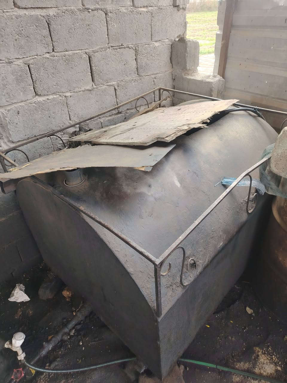 سلام عليكم شلال4000التر سعر 200الف   تانكي حديد ابو لالف سعر  150الف تانكي بلاستك ابو لالف 50الف الرقم التواصل ***********واتساب
