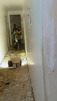 شقل درجة اولى مكان العمل بغداد وخارج بغداد  الي يريد يتواصل رقمي موجود...