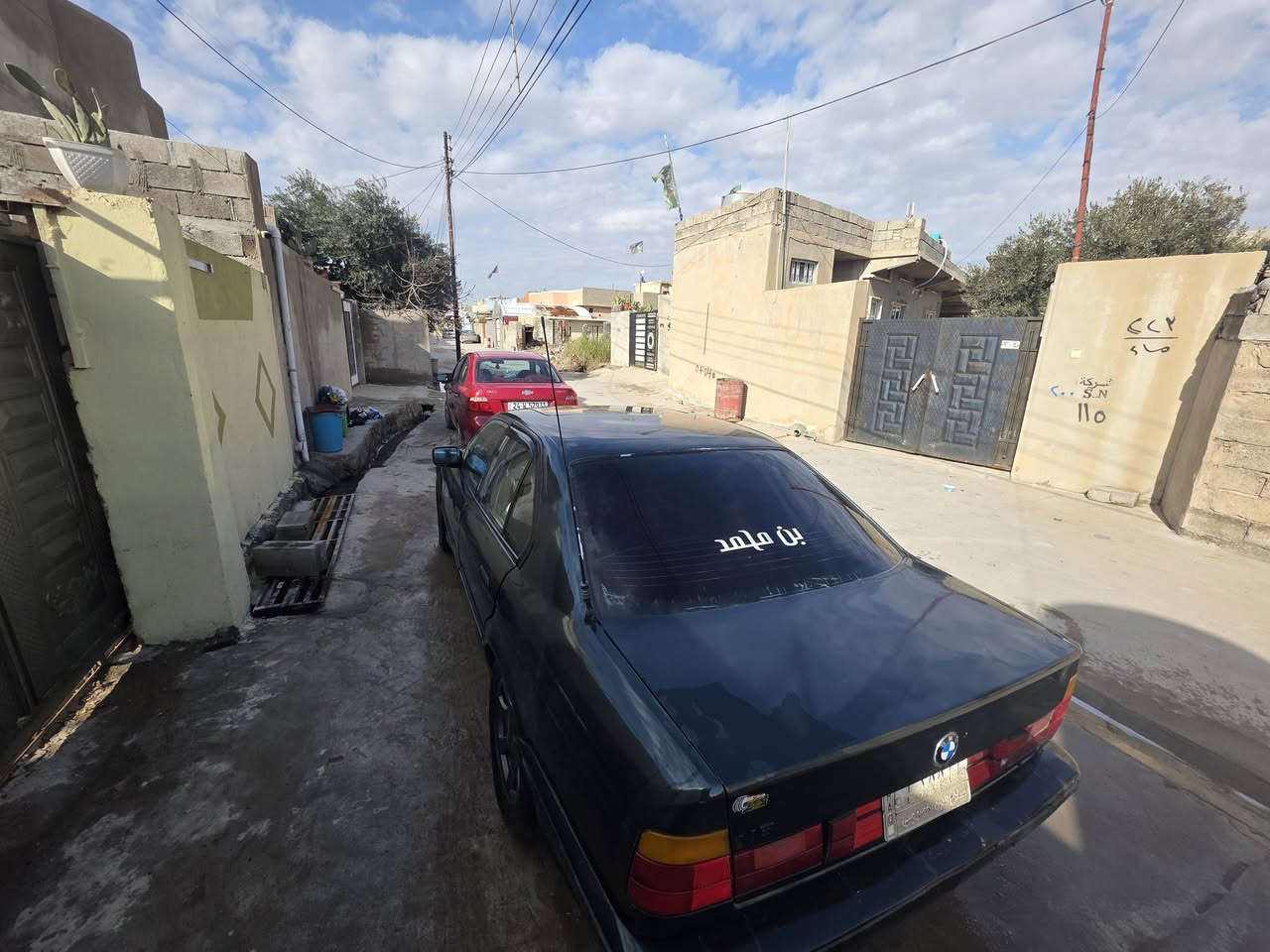 السلام عليكم جميعاً
BMW535

كير عادي محرك كير بشرط

رقم صلاح الدين 

لون زيتوني 

طخم صدر جديد

دعاميات M

كهربائيات كامل شغال

جامات كهربائي

صبغ جماليه ما بيها ضربه بس قبغ صندوك مبدل 

عليها 400 الف غرامات تنزل من السعر

السعر 40 

وترهم مراوس حسب القناعه

عنوان موصل برطله

.

***********/واتساب
