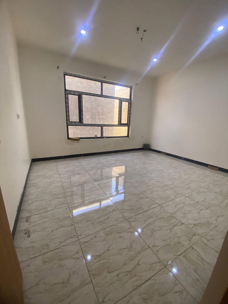 للايجار في السيدية
وحدة سكنية طابق ثاني مساحه ١٢٥ مدخلين

تحتوي على غرفتين نوم وصاله ومطبخ وخدمات 

نظيفة وجديده

الايجار ٦٥٠ الف 

الموقع ام الكطن

للاستفسار ***********
