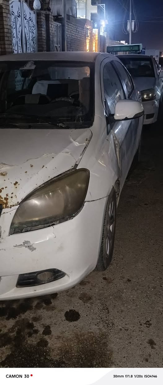 سيارة فولكس c30 موديل 2011 للبيع كير محرك مكفول  محرك يارس بيها ضربه جاملغ ايمن ومبدل وبيها هاي ضربه بالجاملغ الايسر يتعدل على بارد تبريد يحتاج كمبريسر والباقي كله مكفول تايرات تخم جديد صدر جديد   رقم انكليزي بابل وباسمي ومشروع وطني وتحويل من ثاني يوم /السعر 45  وبيها مجال الاستفسار ***********
