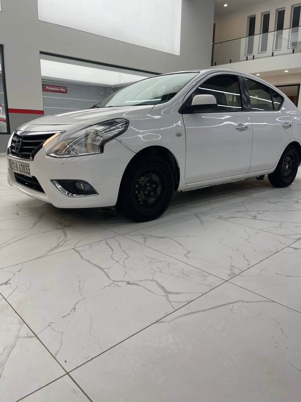 السلام عليكم 
للبيع نيسان سني هندي موديل 2020 بليتة الزركة 
ماشية ١٧٣ الف 
رقم اربيل الدولي الجديد باسمي سنوية ساقطة صارلها ٤ اشهر السياره بيها طخه بالبجم وصار بيها تعديل بسيط بالبراكيت وبداية الشاصي بيها صبغ وبارد سونارها موجود بالمنشور كير ومحرك بشرط تبريد ميشتغل بي عطل اعتقد بالبورد الي يشغل التبريد لان الكمبريسر جطلنا خارجي اشتغل السيارة مدوشمة كشنات وارضية كامله تجي تشوف السياره تقتنع بيها واخليك على راسي وكلشي بسعرة السوك كلشي بي شرط التحويل
اني مكلف بالنشر هذا رقم صاحب السياره ***********
مكان السيارة بغداد البلديات 
سعر السيارة ٨٥ وبي مجال بسيط 
اخوان اني مكلف بالنشر رقم صاحب السيارة موجود بالمنشور بي واتساب اي استفسار تواصلو ويا صاحب السيارة
