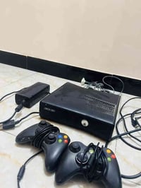 عندي بلي اكس بوكس 360 كامل ملحقات بي 150 لعبه بيع او مراوي ببلي 4 سلم ...