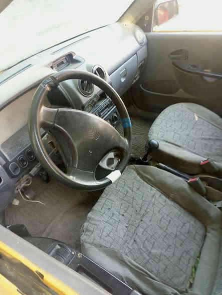 سلام عليكم سايبه للبيع مديل 12 نقص السياره باتري وجامه خلفيه راعيه ماندله ابيعله كوم حديد اتكفل فقط سرقه مكان السياره بغداد الحسينيه الراشديه السعر 12 ورقه ***********
