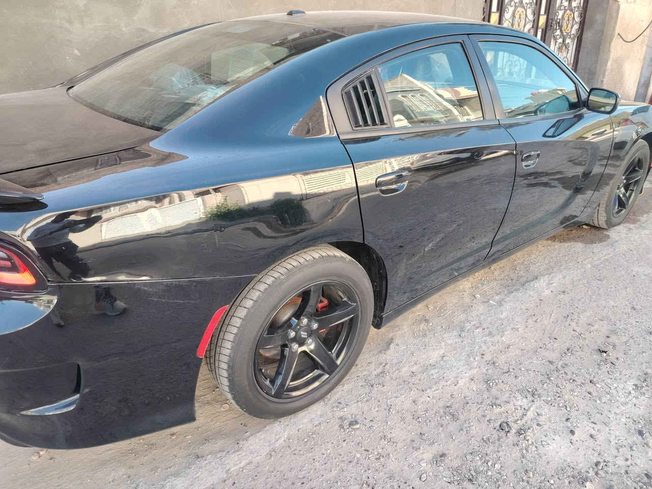 جارجر موديل ٢٠ فول واحد علئ واحد من عده فتحه السعر ١٨٨ وبيه مجال قليل مكان سياره بغدادسيديه *********** ماشيه ٦٤
