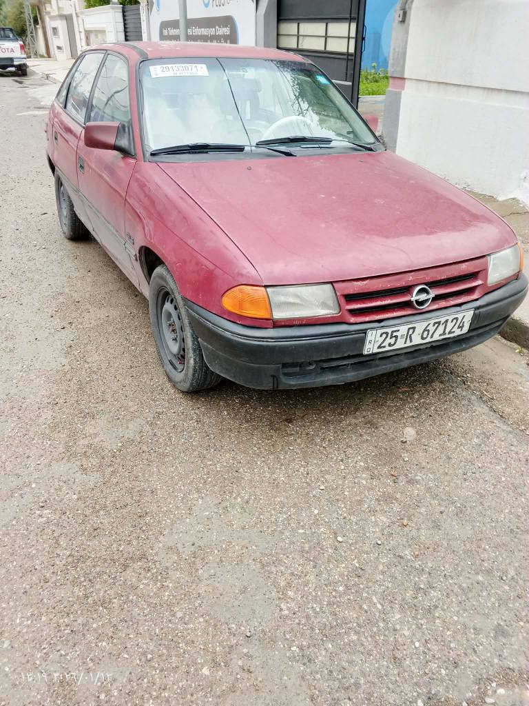 سلام عليكم
اوبل استرا موديل 1992 للبيع
رقم كركوك سنوية لحد 29
كير عادي
محرك حجم 16
تخم تايرات جديد
صدر امامي خلفي جديد 
دواخلها نظيفة 
مكانها كركوك حي الواسطي 
سعرها 40 بي مجال 
رقم *********** كركوك, العراق
