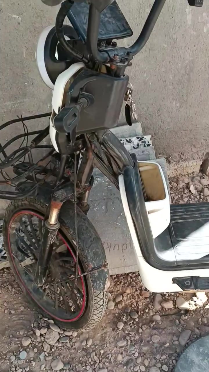 دراجه شحن البيع
كهربايت شغاله عطل بيه بسيط
‏‪***********‬‏
