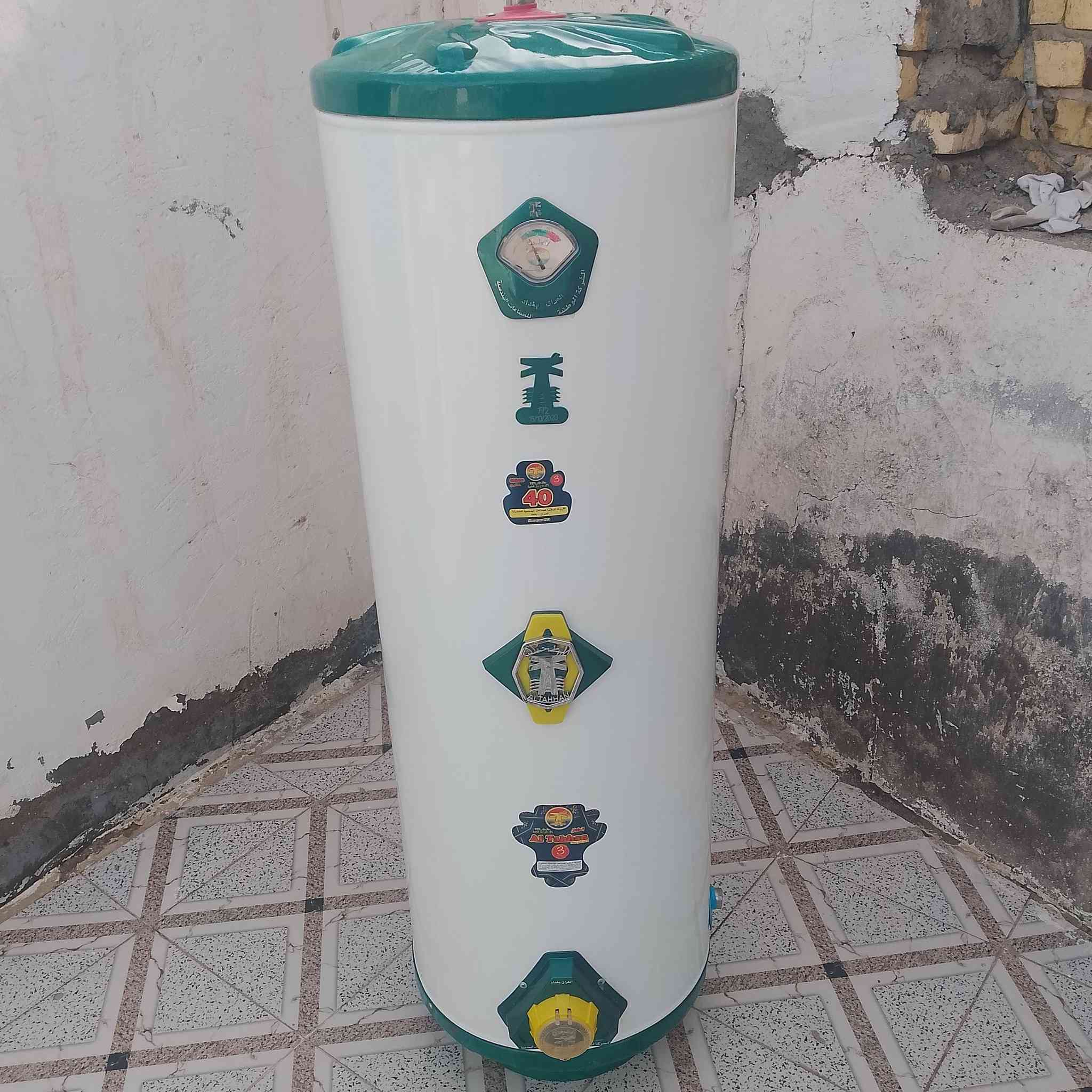 سخان للبيع السعة 160 لتر 
الطحان الاصلي الثقيل 
السعر 80 الف الشد عليه 
الشراي يراسلني 
أو يتصل ***********
واتساب
