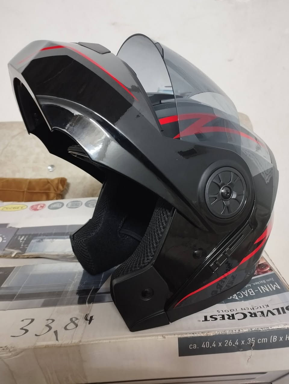 الخوذه المرغوبة عند الاغلبيه فج قلاب 
شي مرتب وضد الصدمات
يجيك وياها كفوف سيفتي طلعت وياها 
قيمو بما يرضي رب العالمين 
واسعارهم معروفه بالبيجات والمحلات


**إذا كنت صاحب هذا الإعلان وتريد حذفه لأي سبب، رجاءا أرسل رسالة إلى الدعم الفني**