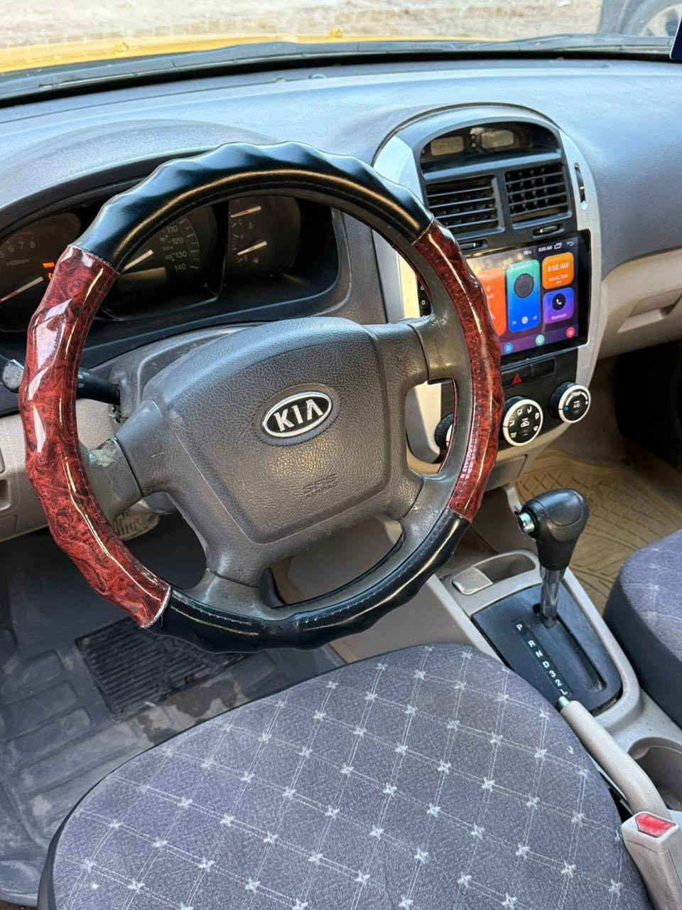 سبكترا للبيع موديل ٢٠٠٩ رقم بابل انكليزي مشروع وطني سنويه لل ٣٠  مصفره هيئه وغرامات  هزه جديده  تحويل مباشر  مكينه وكير بحاله جيده  كهربائيات كله شغاله  تبريد شغال سعر ٧٠ وبيه مجال بسيط المكان بابل  الاتصال ***********
