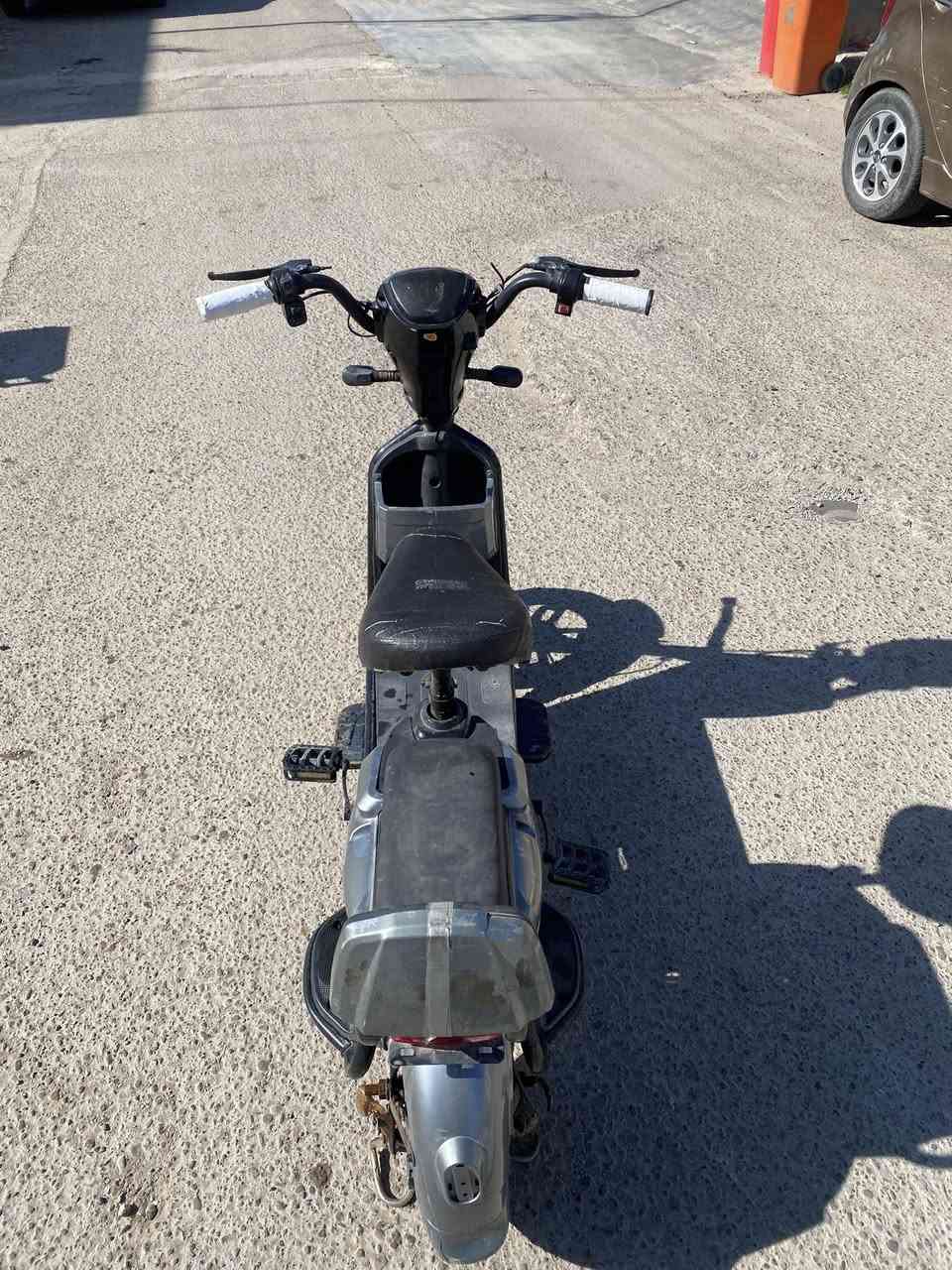 سلام عليكم دراجه لبيع حجم 14بدون بطاريات دراجة كاملة مكملة بس نقص بطاريات هورن لايت أشاير يمنة ويسره السعر 130 وبيها مجال مكاني بغداد زيونة شارع الربيعي رقمي ***********
