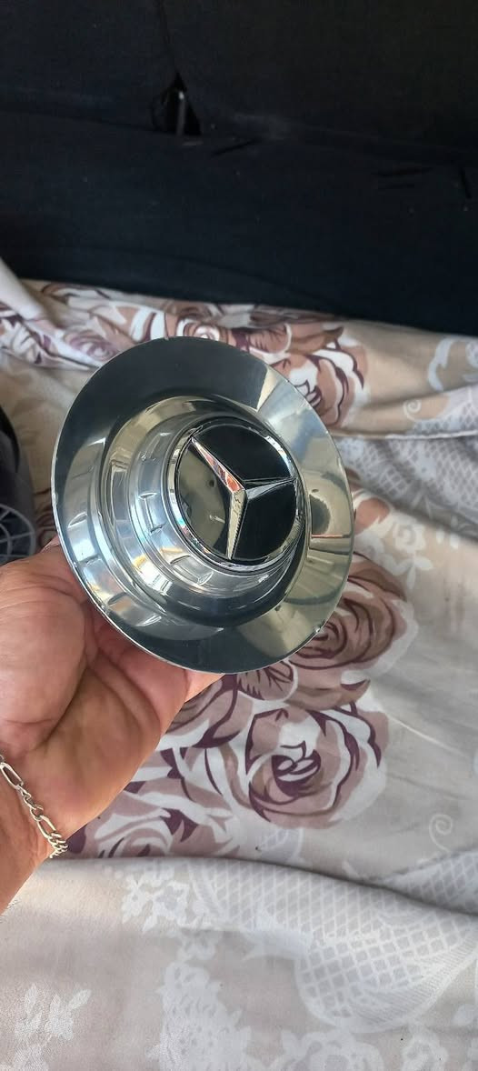 سلام عليكم من رخصت اخويه مدير الكروب عندي علامه مال مارسدس البيع  50الف  ***********

