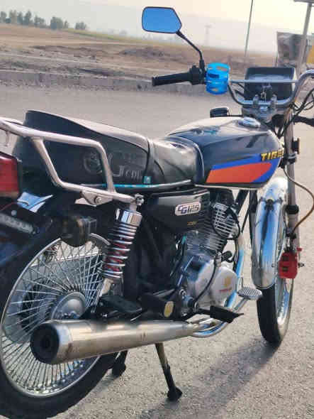 السلام عليكم 
ماطور  تايكرللبيع موديل2024
محرك ما مفتوح كبس كهربائيات شغاله  كلشي شرط 
السعر خاص
***********
