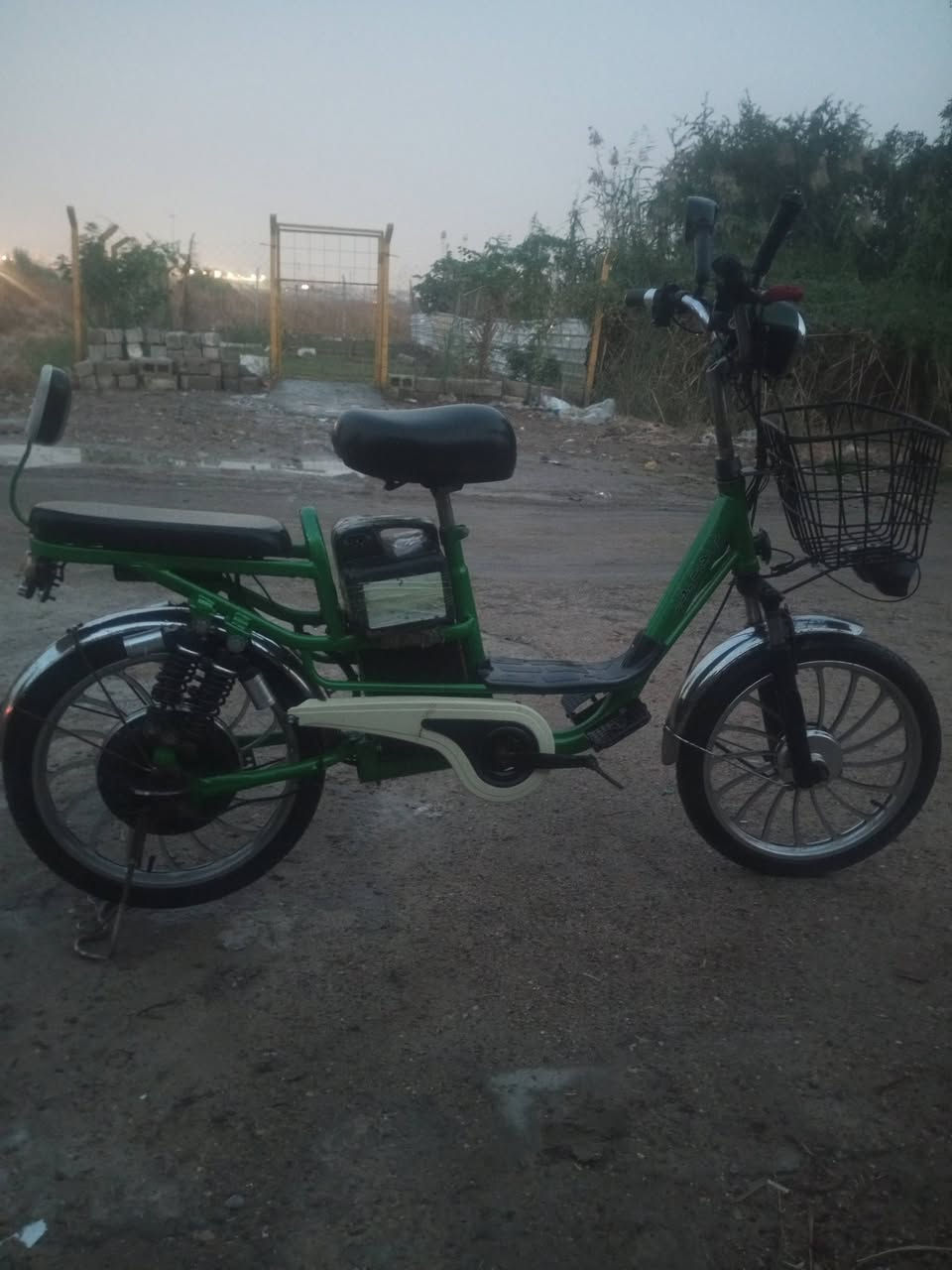 سعر 200
رقم ***********
