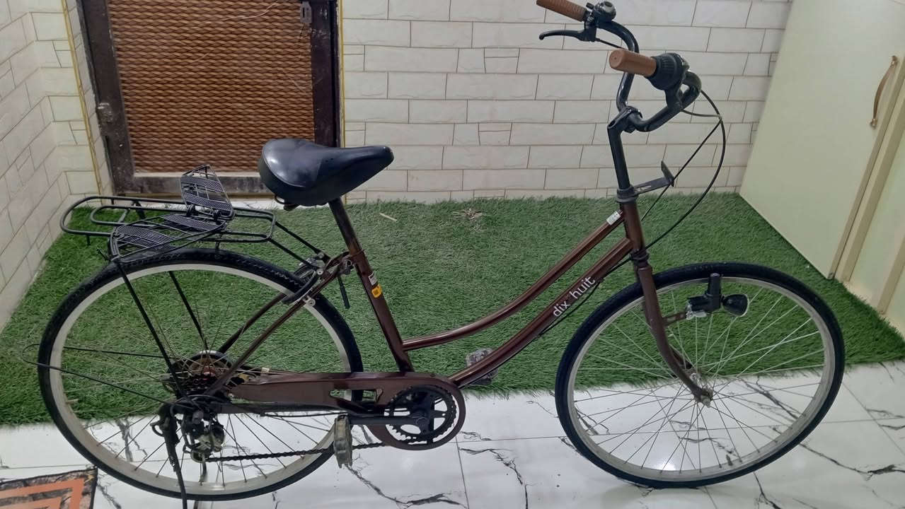 بناتي لون مميز مديل2020 بداله  غراضه كامله بريكات جاملغات حمالات ناصرية مركز السعر 130وبي مجال هواي
***********
