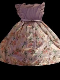 ملابس أطفال • قطعة • توصيل متوفر