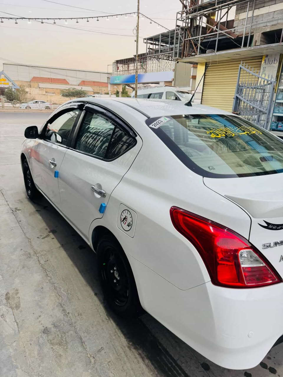 سلام عليكم اخوان ورحمة الله وبركاته
نيسان سني للبيع مديل 2023 لون ابيض سياره نضيفه وحلوه وجديده ومامتعوبه  كير ومكينه وحداديه وتبريد وتخم تاير ورنكات وسياره خير من الله ملاحضه سياره بيه كم قطعه كلير فقط لا دكت جاكوج ولا مفتوحات 
ولا بارد السياره بدي صافي ب الكارتون تخم تايرات ورناكات جدد 
والحمدلله خير من الله (العنوان البصره المعقل نواب الضباط )(السعر 118 ) وبيه مجال الطيبين ***********. سيد رضا
