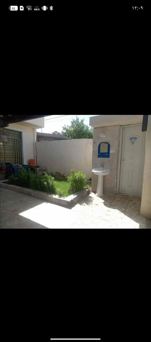 سلام عليكم ورحمة الله وبركاته بيت للبيع مساحته 150م البيت مجاري ماء كهرباء تبليط كامله غرفتين نوم صاله مطبخ منور حمام ترك استقبال حديقه طرمه البيت كامل بناء حديث 2025 السعر 90وبي مجال العنوان بغداد جسر ديالى القديم  جامع طه شارع المخازن قرب مولده سيد مجيد ///////*********** 

ملاحظة:/:/ مكلف بالنشر رجاء رجاء رجاء مكلف بالنشر
