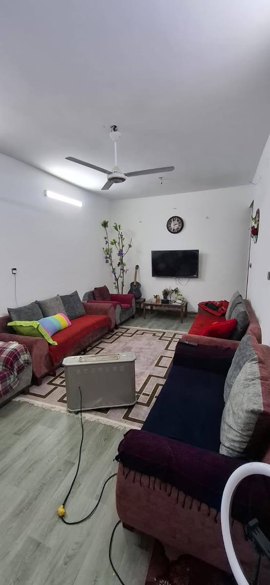 سلام عليكم
دار للبيع في منطقة الكمالية /المعوقين /زراعي /مساحة 172/واجهة 7/5/ونزال 24 /يضم استقبال /ومطبخ/وصالة/وغرفتين /للاستفسار الاتصال رقم/***********
