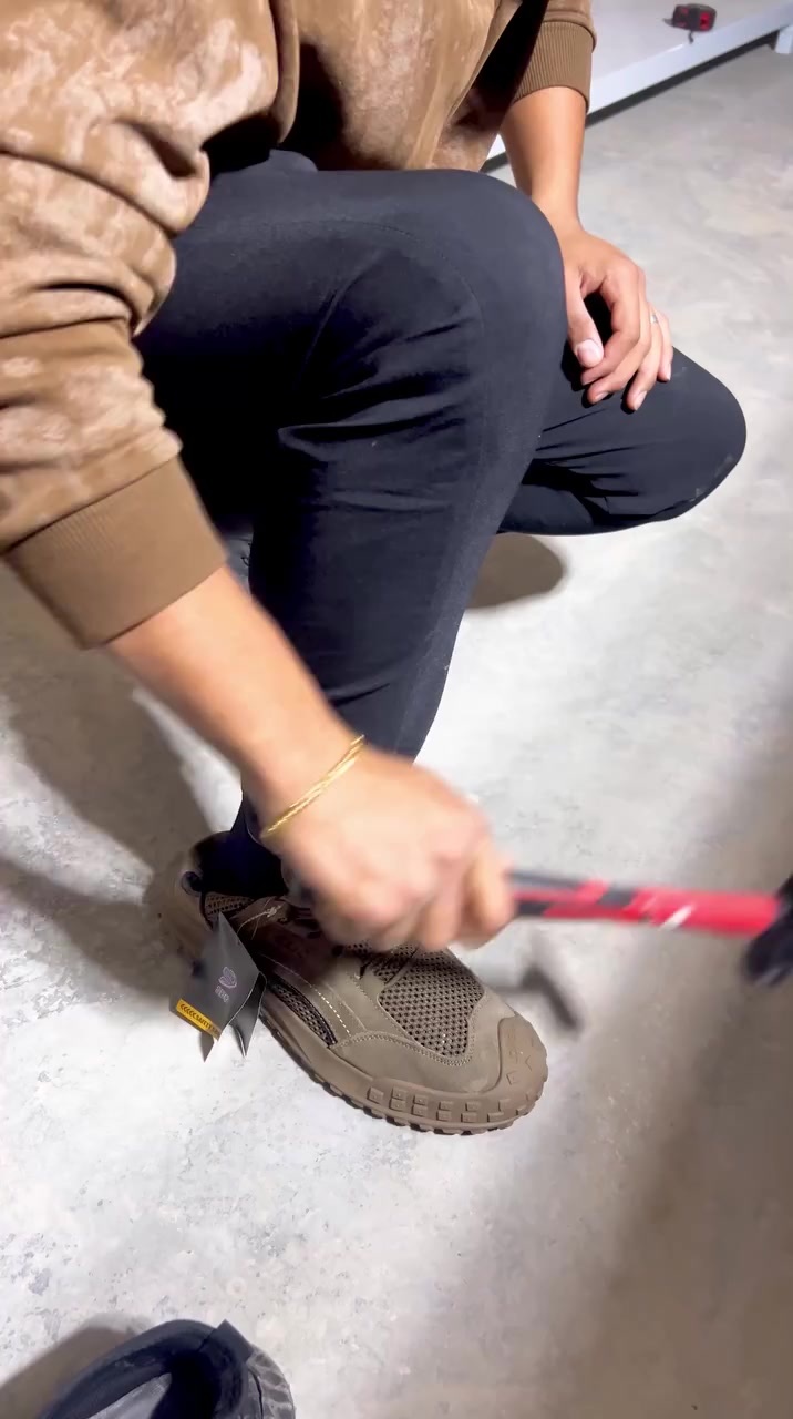 مهندس؟ عامل؟ حداد؟ نجار؟ عسكري؟
حان وقت الحماية والراحة بنفس الوقت 👌

👞 حذاء عمل سيفتي – استيراد خاص
✅ دَبّان طبي 100%
✅ خفيف جداً ومريح طول اليوم
✅ مانع انزلاق
✅ مانع صدمات كهربائية
✅ سيفتي كامل لحماية القدم
✅ فتحات تهوية لمنع الروائح
🎨 تصميم عصري بلون جوزي مميز يخليك أنيق حتى بالعمل

💰 السعر السابق: 30 ألف
🔥 السعر الحالي: 25 ألف فقط

📦 متوفر مفرد وجملة بكميات كبيرة

📍 العنوان: النجف – شارع المدينة – عمود 19
📞 للحجز والاستفسار: ***********

✍️ اكتب “تم” بالتعليقات ونراسلَك فوراً
أو اتصل مباشرة واحجز قبل نفاذ الكمية
