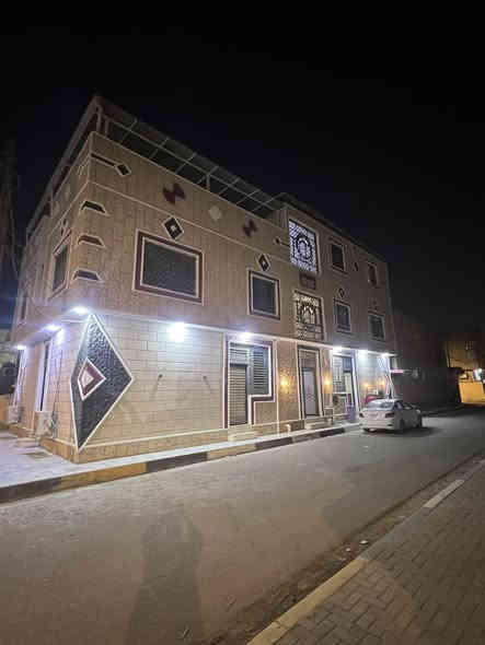 سلام عليكم 
بناية للبيع في نواب الضباط ركن عله شارعين يم مركز الكوثر مساحة بناية ٢٠٠ متر تحتوي بناية عله شقق كل شقه مساحته ١٠٠ متر تحتوي شقق من غرفتين وصاله ومطبخ وصحيات وطابق الثالث شقه معزوله كذالك غرفتين وصاله ومطبخ وصحيات عرض شارع ٨ وشارع ثاني ١٥ بناء جديد 
شركة عقارات تراب البصرة *********** 
سعر للبيع 800 موقع شركة دور الضباط خلف المنضومة القديمة
