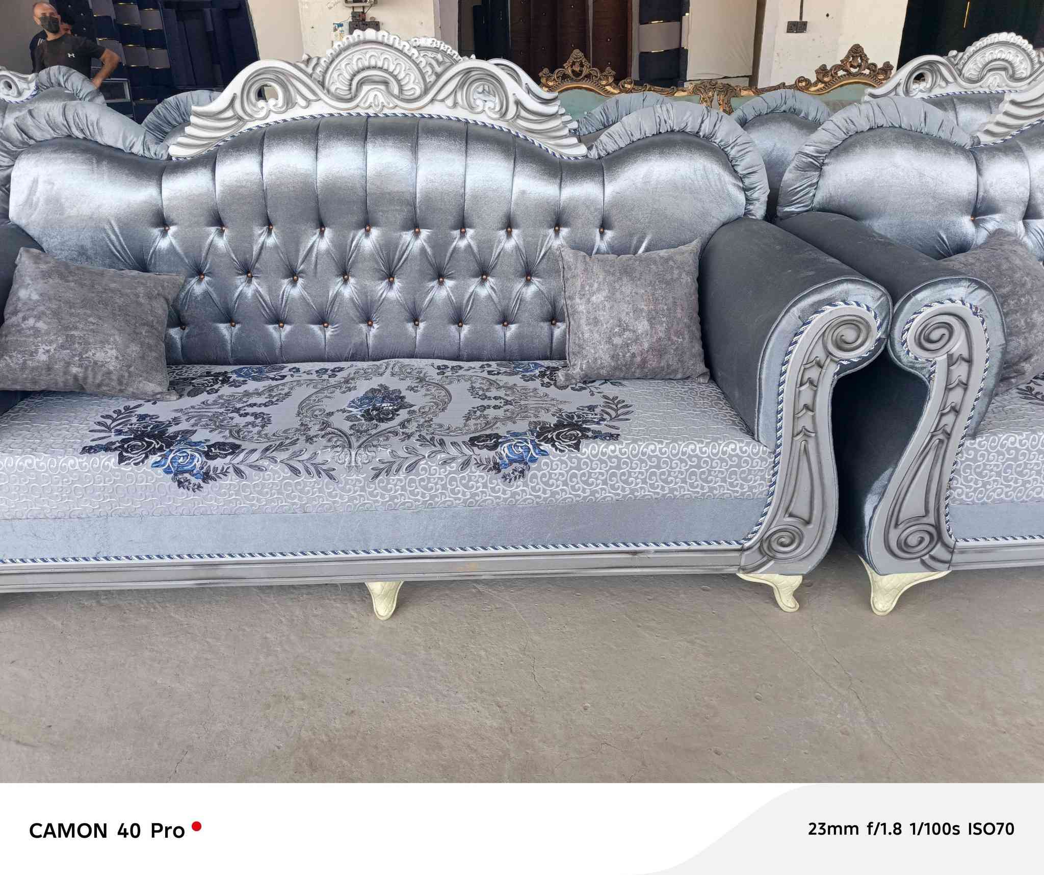 ***********
تخم ملكي ابو التاج ١٠ نفرات زلغ مابيه حيل نظيف محد كاعد عليه واكو توصيل الي باب بيتك عدنه توصيل الي
