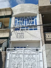 مشتمل للايجار  الشعب/  شارع الأسواق المركزيه يحتوي على  استقبال ،مطبخ،...